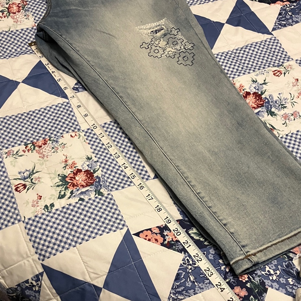Lane Bryant Light Blue Patchwork Boyfriend Capris - Picture 5 of 7